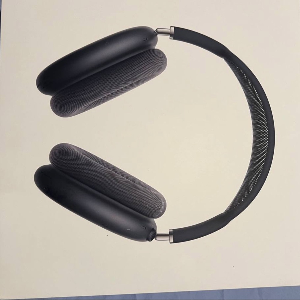 Apple AirPods Max 2nd Generation - SEALED - BRAND NEW - MIDNIGHT BLACK